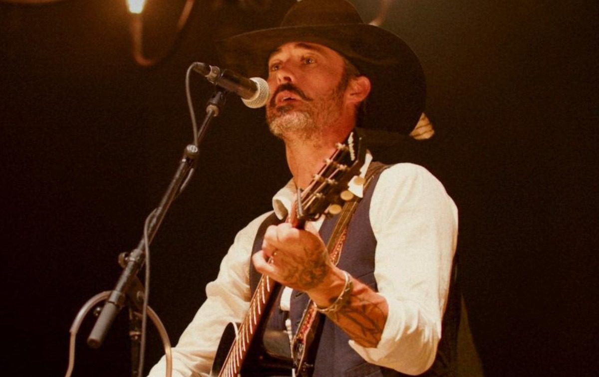 Ryan Bingham Releases Epic 10-Minute Live Performance Video Of “Cocaine Charlie: Live From The Capitol Theatre”