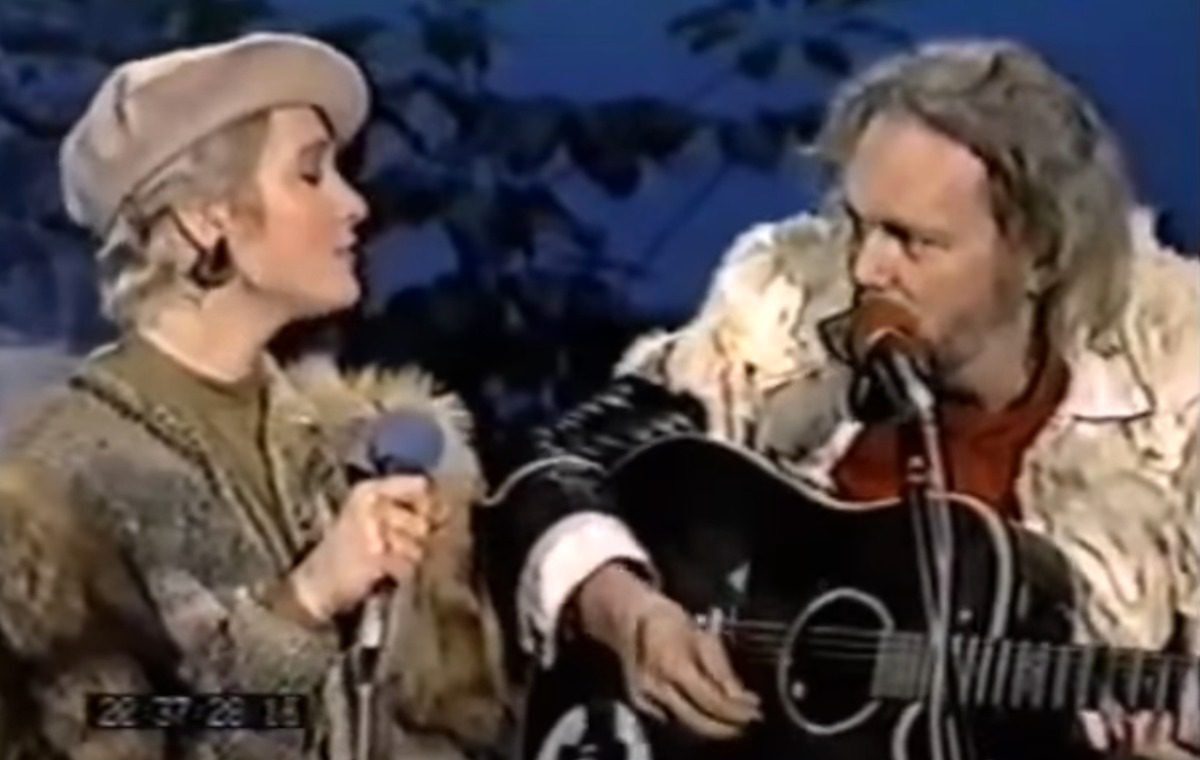 Tanya Tucker Recalls David Allan Coe Walking In With “Two Or Three Wives” The First Time She Met Him To Hear “Would You Lay with Me (In a Field of Stone)”